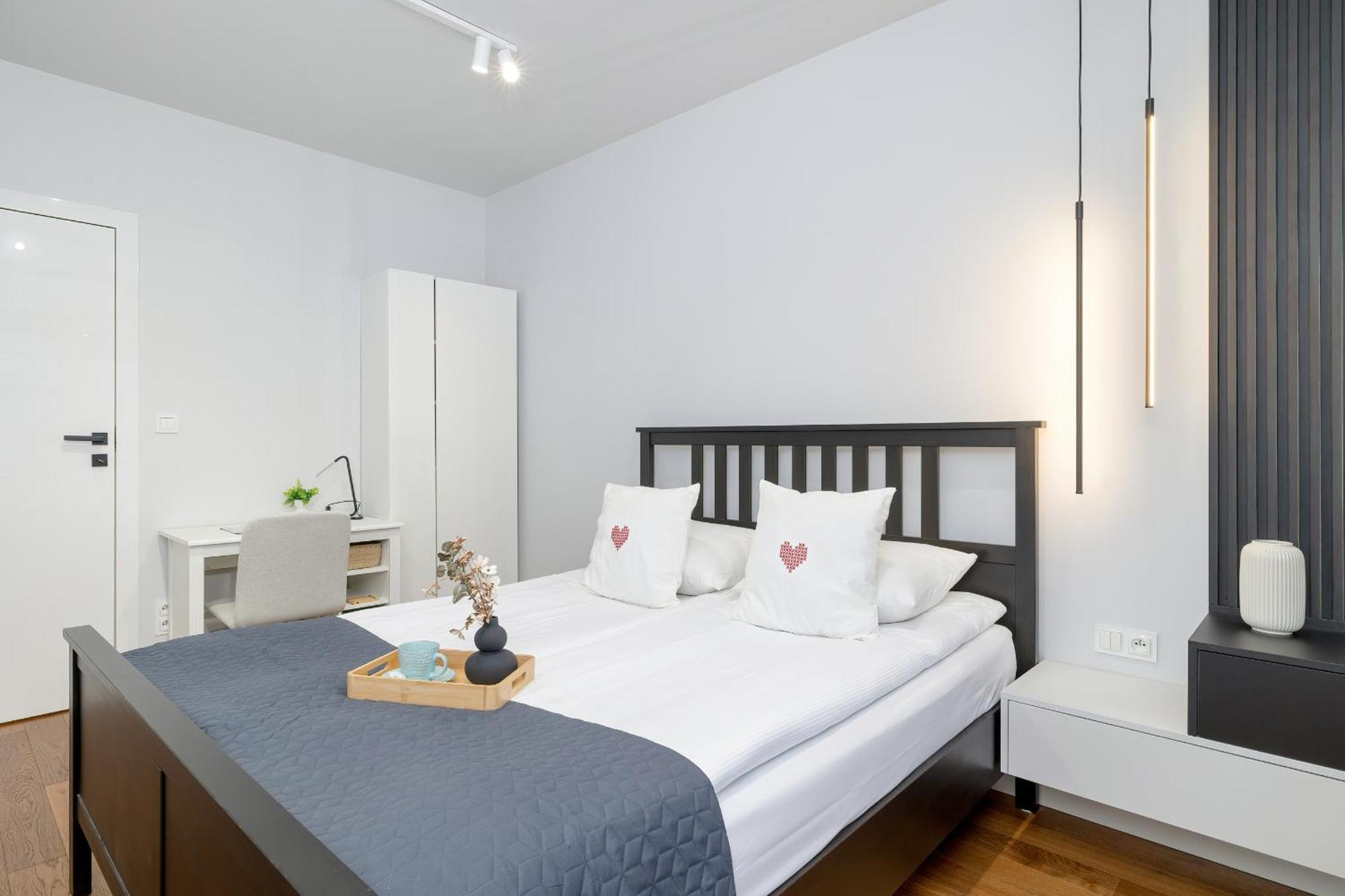 Slusarska Modern With Balcony & Parking Cracow Zablocie By Renters Prestige Kraków