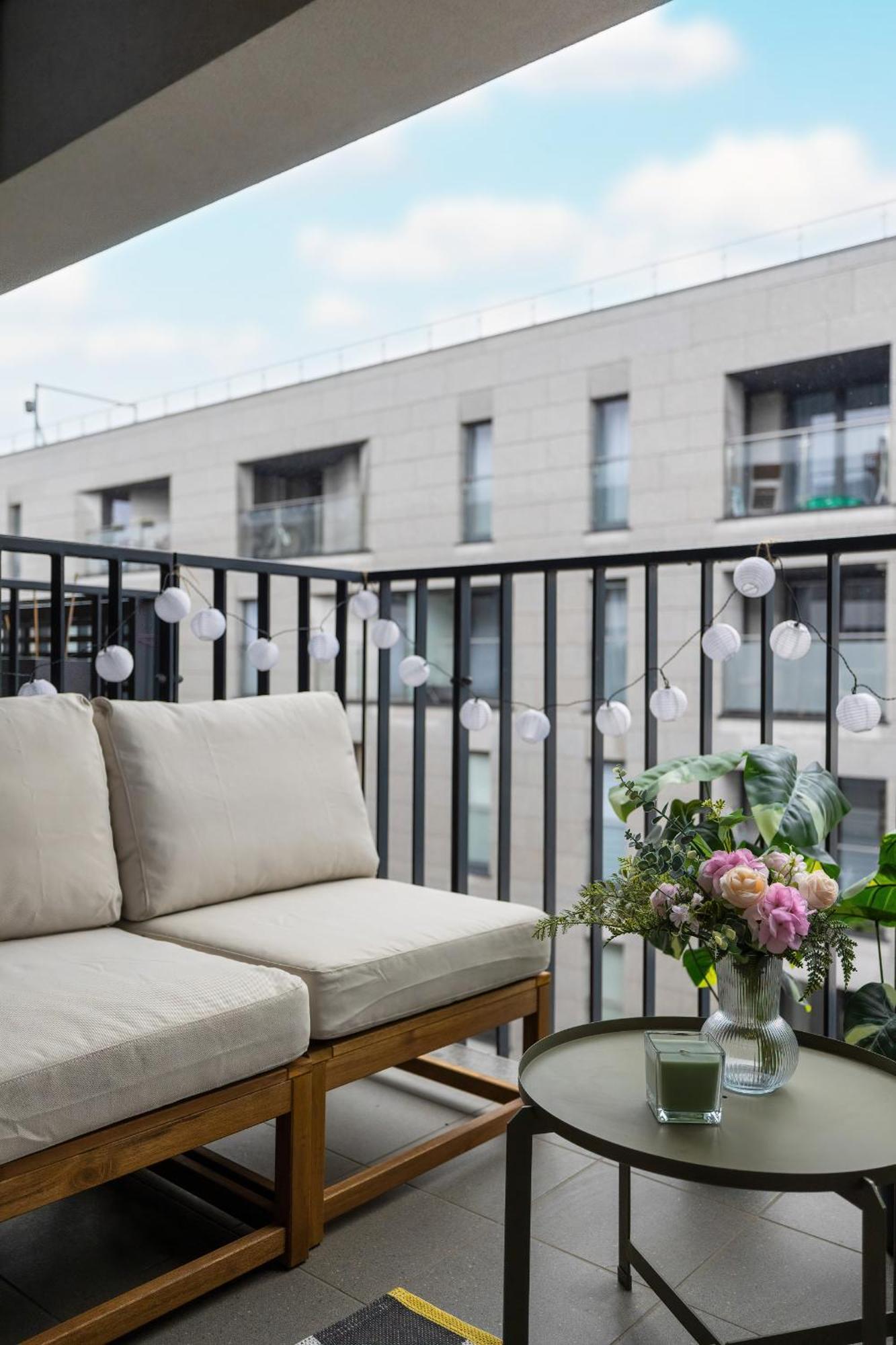 Slusarska Modern With Balcony & Parking Cracow Zablocie By Renters Prestige Apartament Kraków