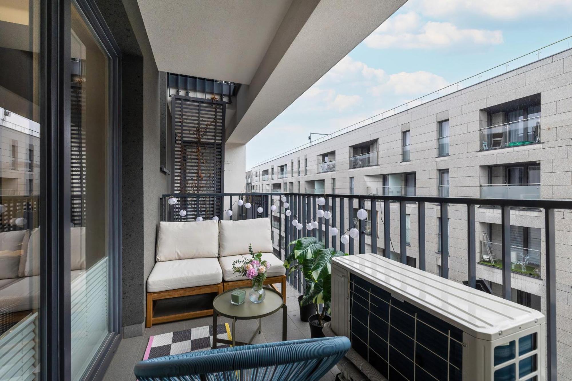 Apartament Slusarska Modern With Balcony & Parking Cracow Zablocie By Renters Prestige *